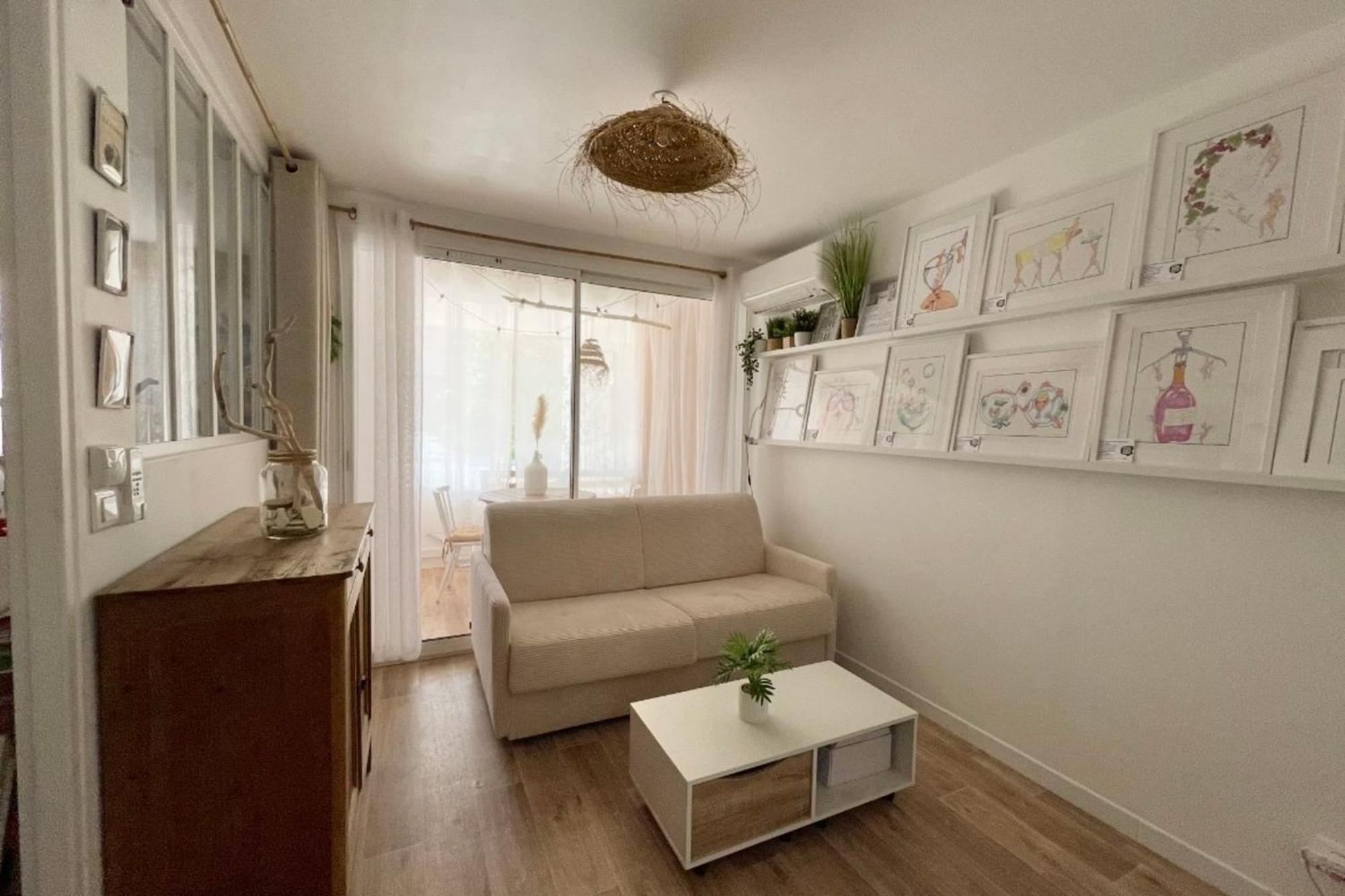 Charming Air-Conditioned One-Bedroom 150M From Cavaliere Beach Ле-Лаванду Екстер'єр фото